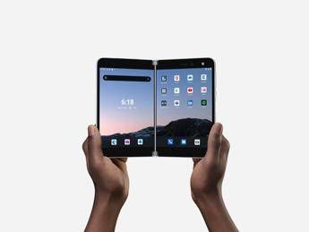 Microsoft reinventa smartphone e Pc, nasce il nuovo Surface Duo Microsoft reinventa smartphone e Pc, nasce il nuovo Surface Duo
